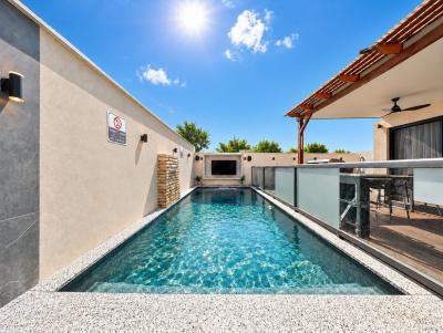 Pool House פול האוס